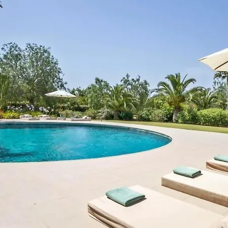Exclusive 6 Bedroom With Swimming Pool,bbq Holiday home Le Lavandou